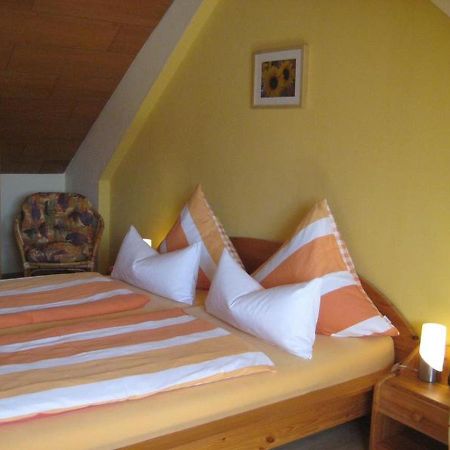 Haus Anja Apartment ทิทิเซ-นอยชตัดท์ ภายนอก รูปภาพ