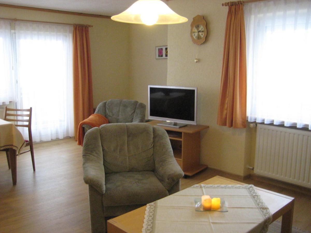 Haus Anja Apartment ทิทิเซ-นอยชตัดท์ ภายนอก รูปภาพ